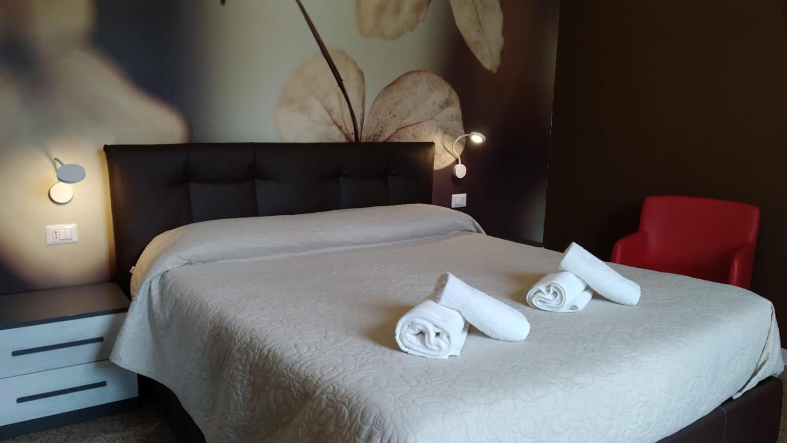 Cconforthotels R&B Central Rooms Bari Exterior photo